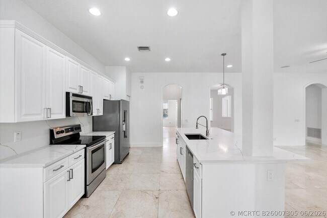 Building Photo - 2013 Harbor View Cir