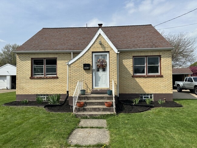 Primary Photo - 2918 Evanston Ave