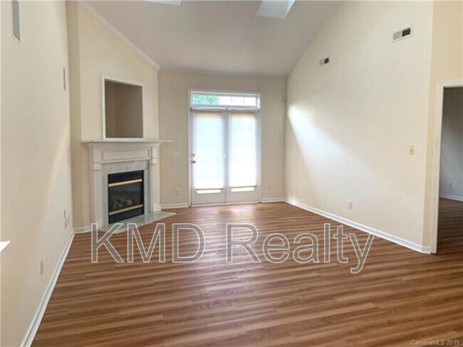 Building Photo - 9110 Scarcliff Ln