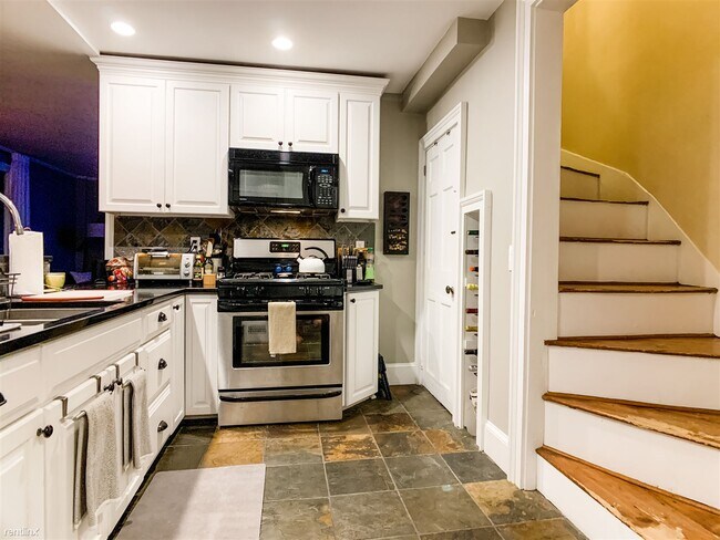 Building Photo - 306 Riverside Ave