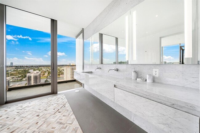 Building Photo - 2000 S Ocean Dr