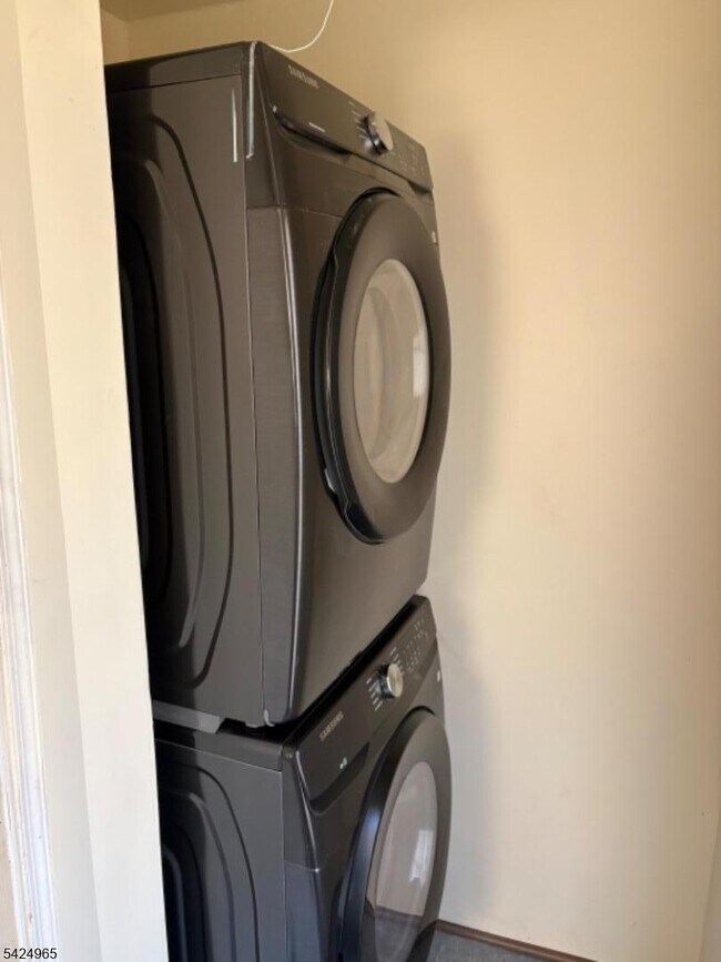 Building Photo - 7 Filmore St