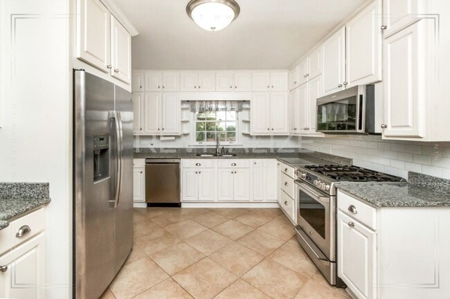 Building Photo - Charming Brick Ranch with Modern Comforts in Mobile!