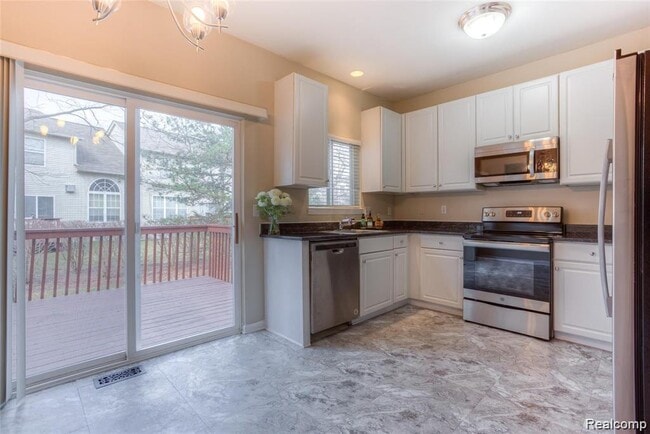Building Photo - 38476 Lynwood Ct
