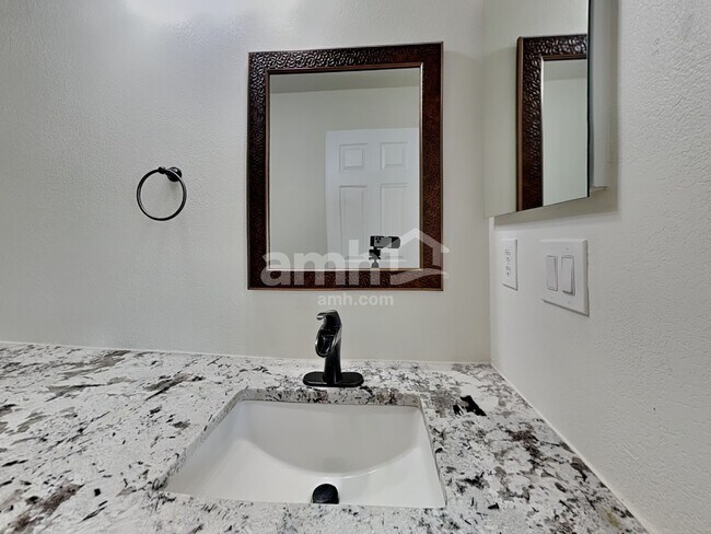 Building Photo - 9762 Chambers Dr