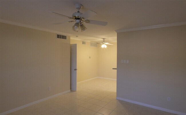 Building Photo - 1223 Augusta Dr