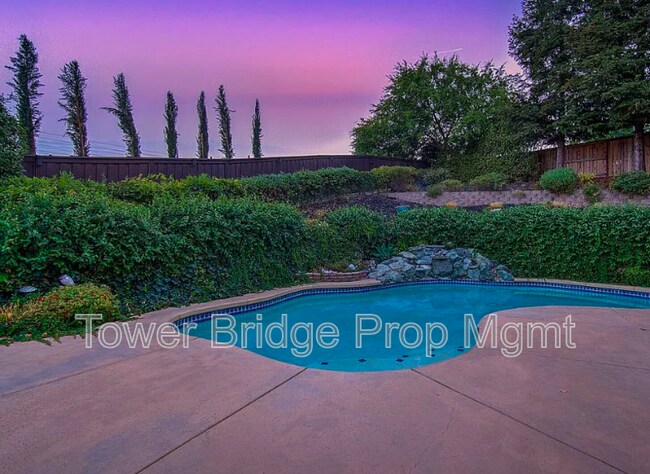 Building Photo - 1518 Southridge Ct