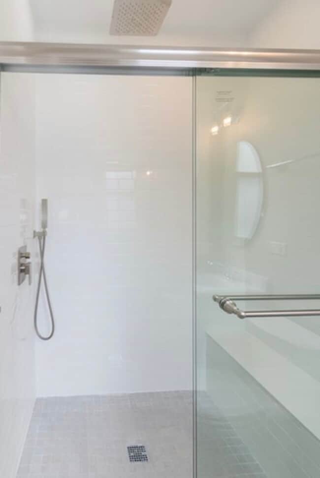 Building Photo - 910 Lake St