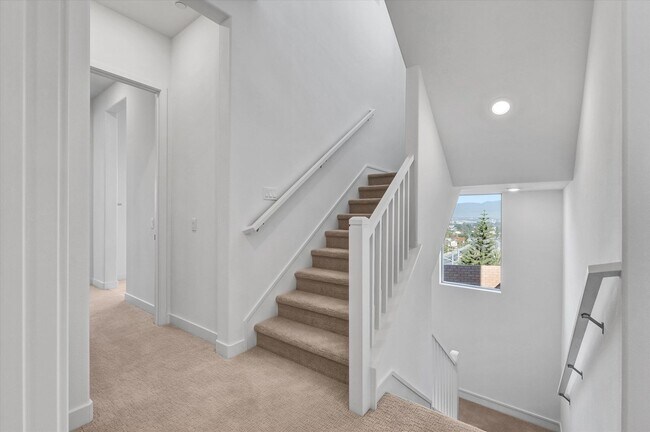 Building Photo - 2058 Hollyleaf Ter