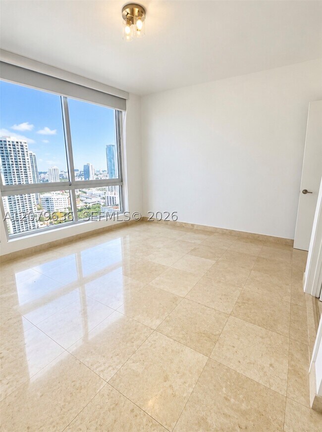 Building Photo - 475 Brickell Ave