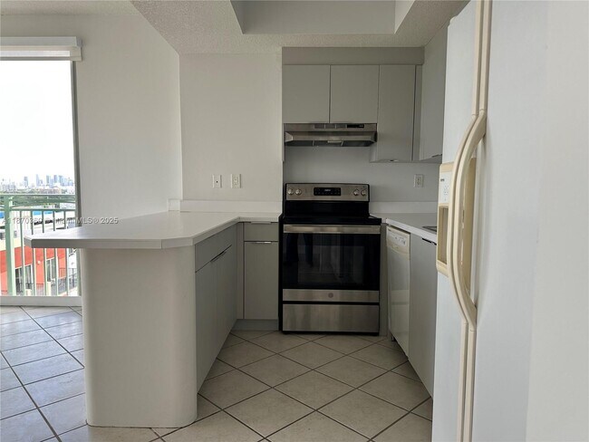 Building Photo - 3500 Coral Wy