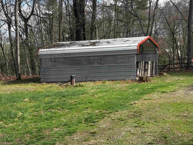 Building Photo - 49 River Rd