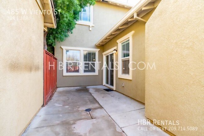 Building Photo - 485 W Viento St