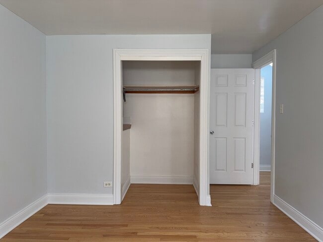 Building Photo - 9013 S Kingston Ave