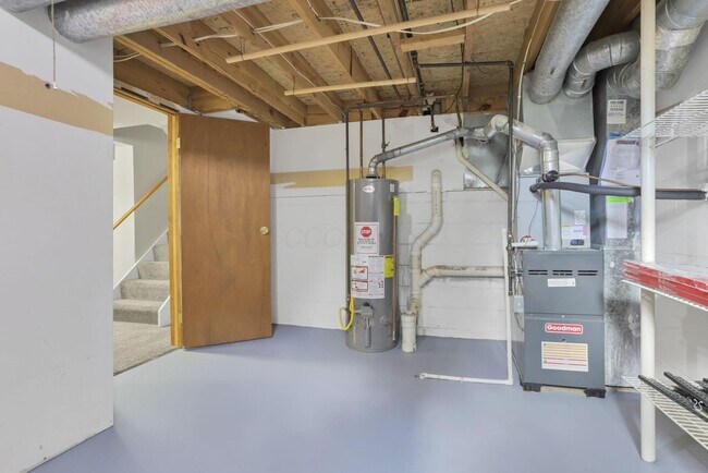 Building Photo - 933 Briaro St