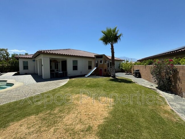 Building Photo - 74635 Tesla Dr