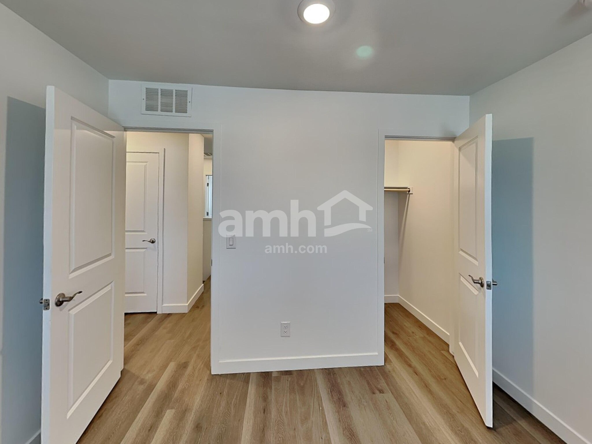 Building Photo - 9720 N Rancho Lozano