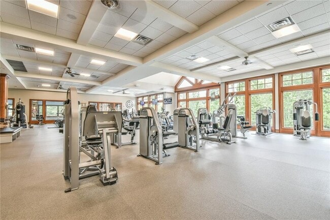Building Photo - 6111 Longleaf Dr