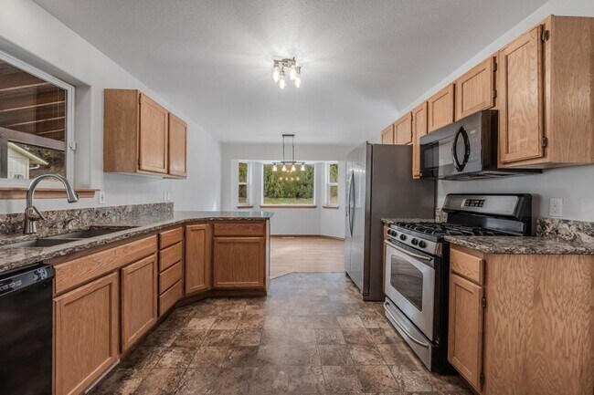 Building Photo - Hayden Rancher with RV parking