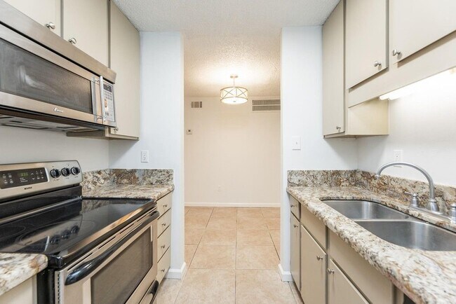 Building Photo - 10051 Westpark Dr