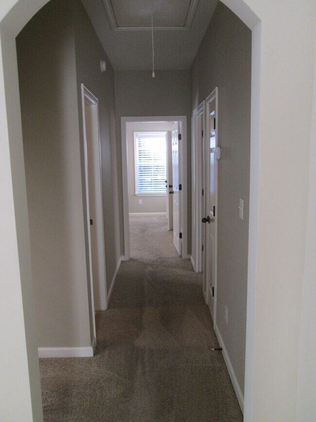 Building Photo - GREAT HOME IN GLEN LAKES