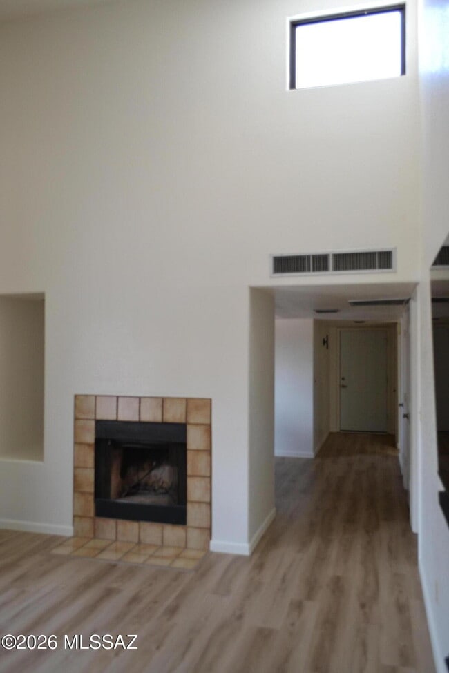 Building Photo - 5376 N Calle Del Rocio