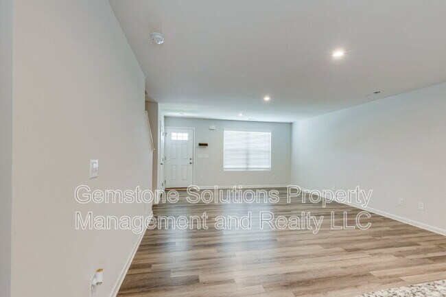 Building Photo - 2057 Westchester Dr