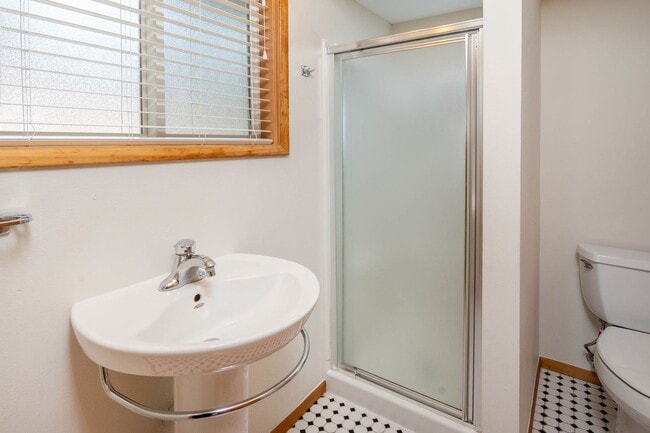 Building Photo - West Hills 4 Bdrm+, 3 Bath Mid Century - A...