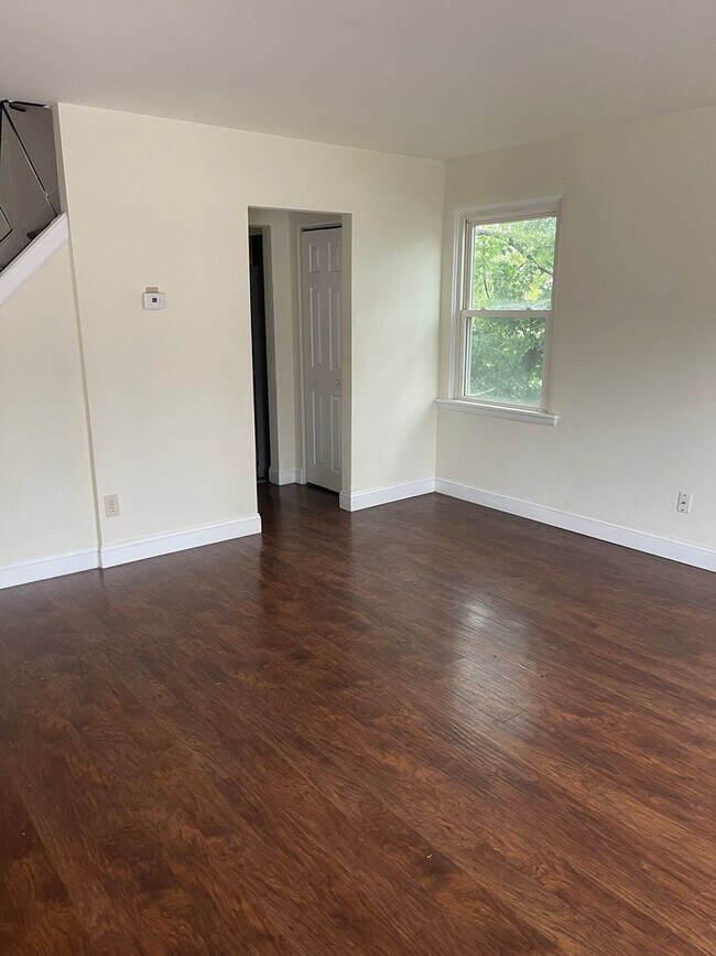 Building Photo - Alban Park Townhome