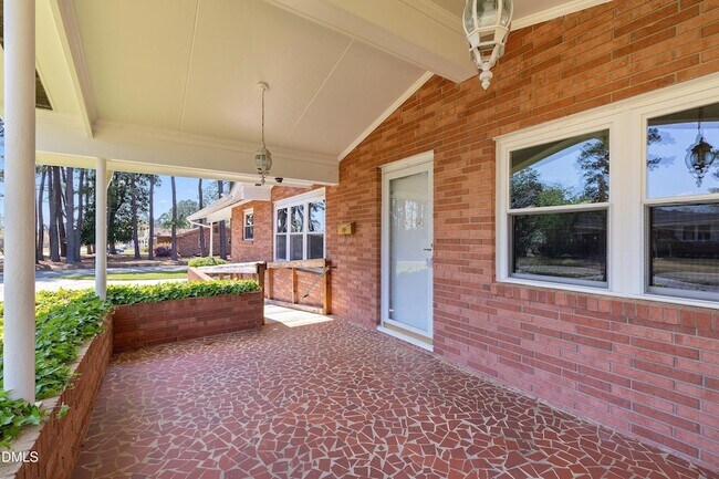 Building Photo - 1114 S 2nd St