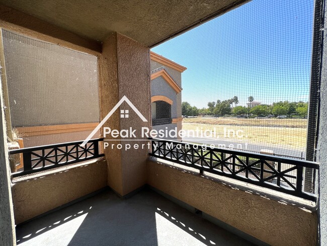 Building Photo - Updated 1bd/1ba North Natomas Condo with G...