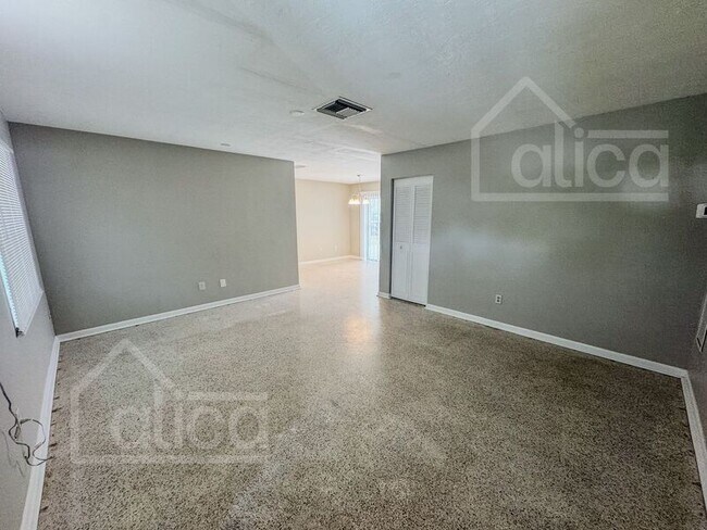 Building Photo - 7176 Lockwood St