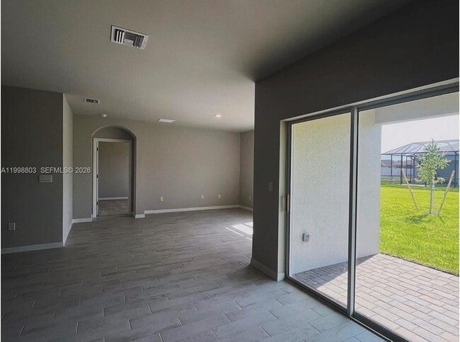 Building Photo - 30 SW 1st Pl