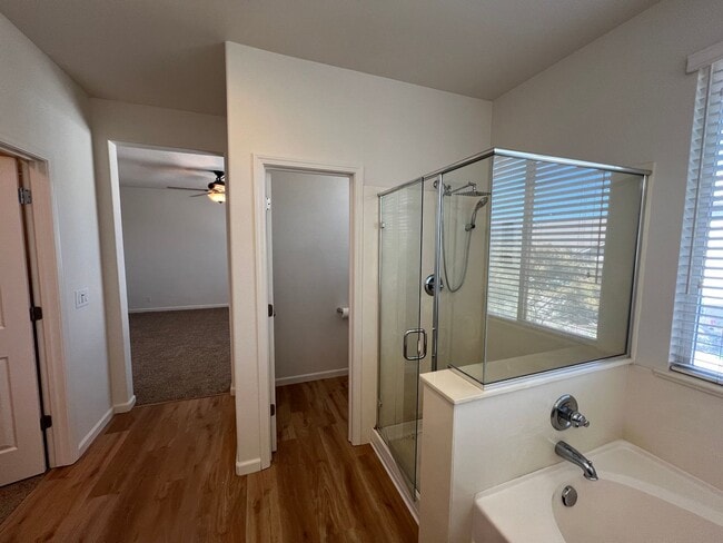Building Photo - 5 bedroom home located in Sylvan School District!