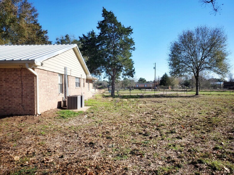 New outside condenser units. - 37438 Meadowview Dr