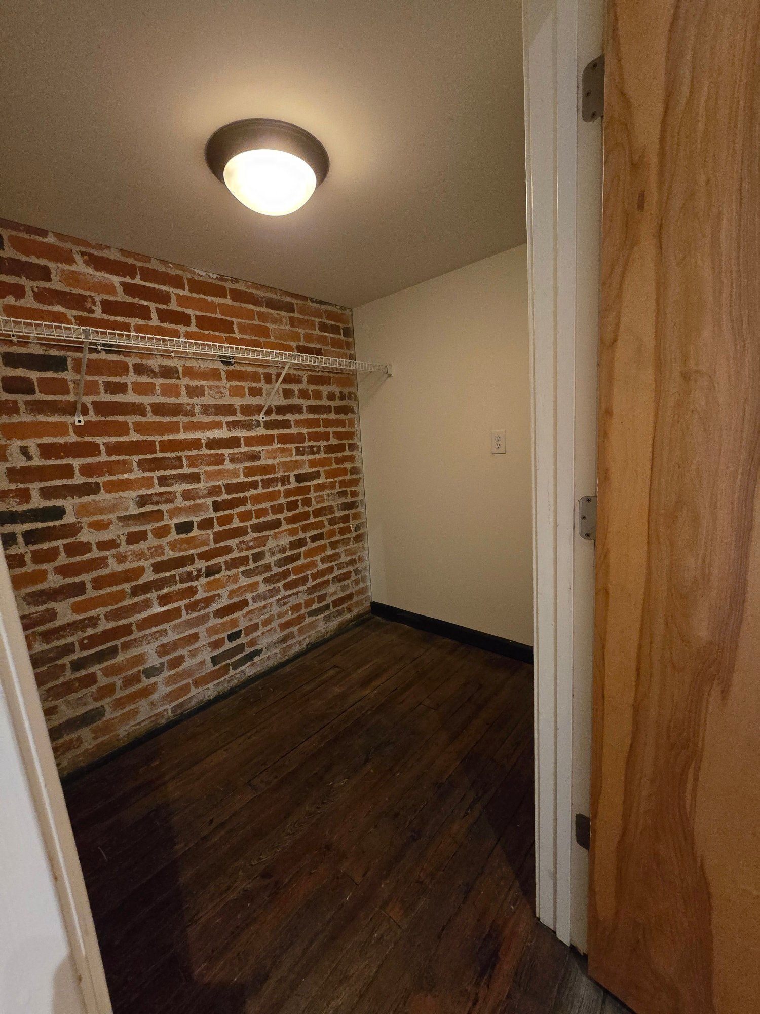 Building Photo - 1318 W Broad St