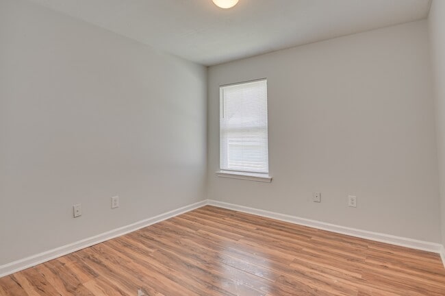 Building Photo - 409 Urial Dr