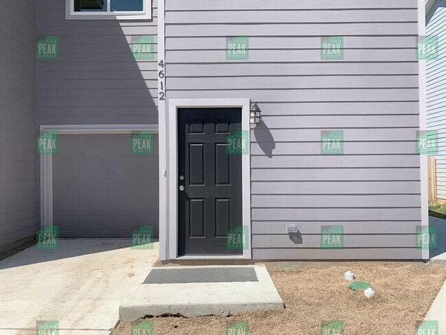 Building Photo - $1599! 3 Bed/2.5 Bath home in Fort Worth!