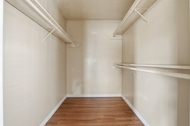 Building Photo - 2750 Holly Hall St