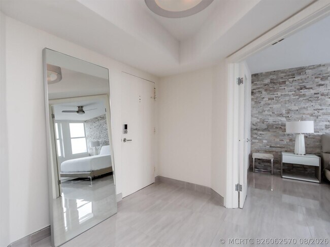 Building Photo - 888 Intracoastal Dr