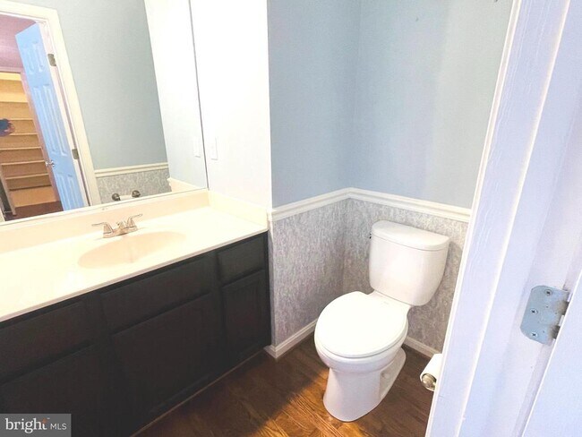 Building Photo - 9 Scarlet Oak Cir