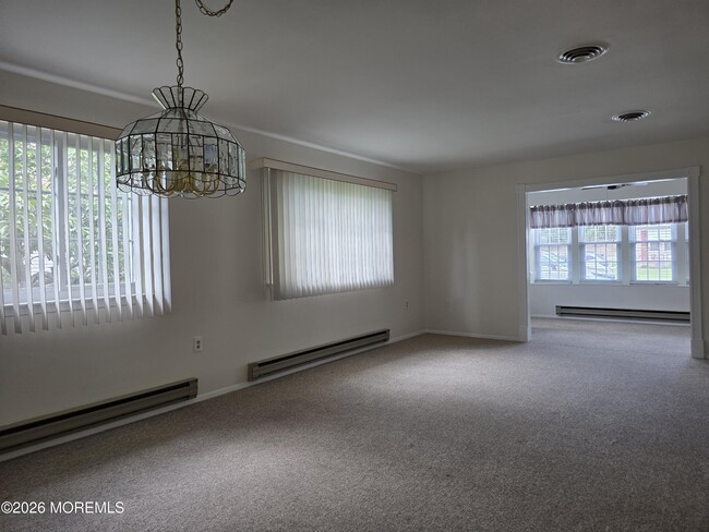 Building Photo - 40 Birchwood Dr