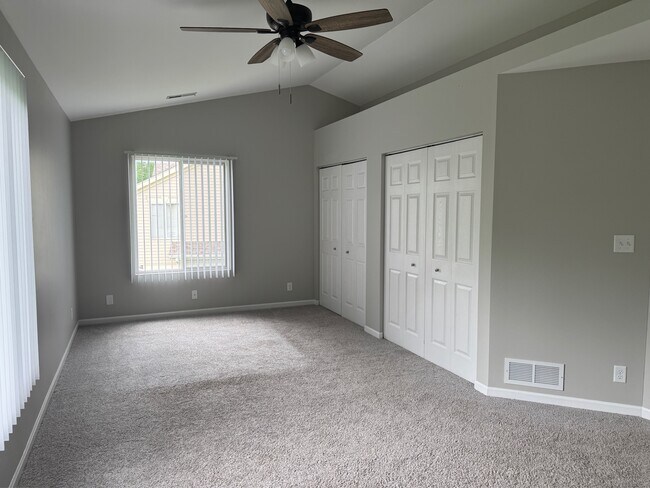 Building Photo - 6251 Commonwealth Dr