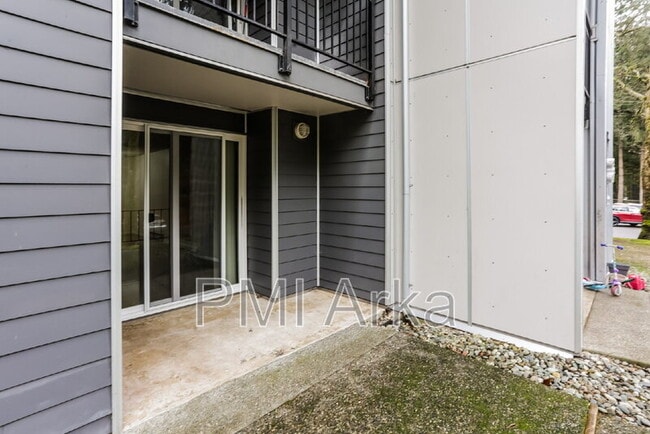 Building Photo - 14404 NE 31st St