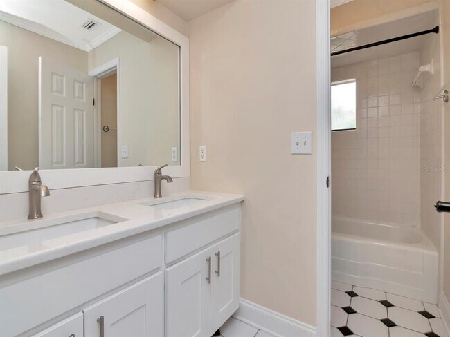 Building Photo - 165 Baltic Cir