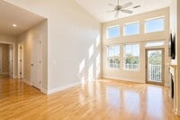 Building Photo - 4 Harvest Dr