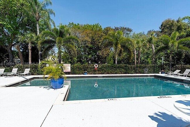 Building Photo - 815 Boynton Beach Blvd