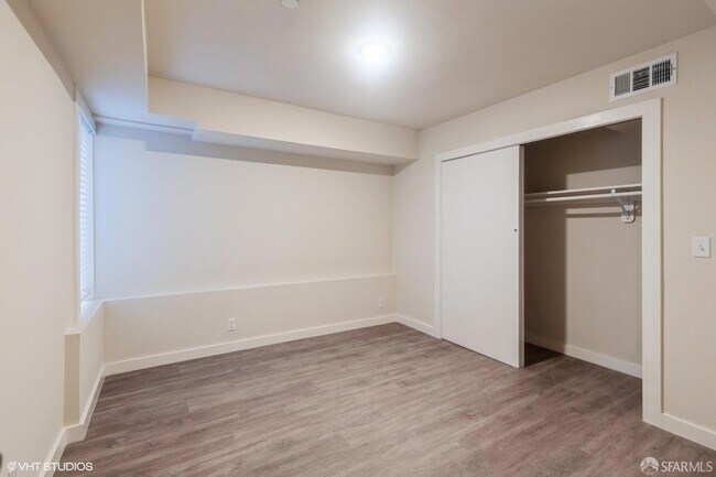 Building Photo - 2888 Folsom St