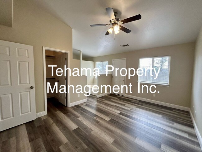 Building Photo - Updated 3 bedroom 2 bathroom in Cottonwood...