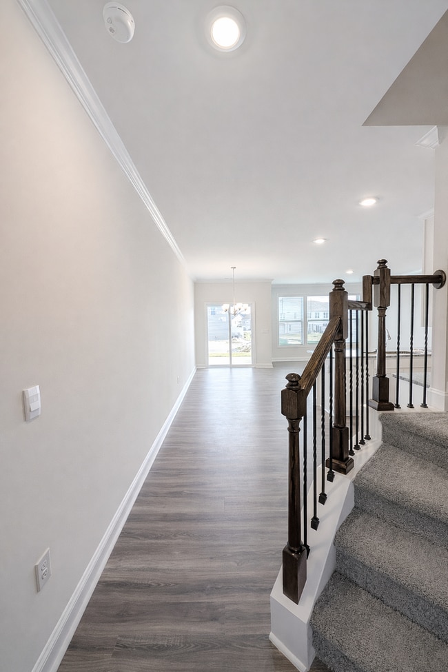 Building Photo - **6 Month Lease**New Construction -Hendersonville Townhome